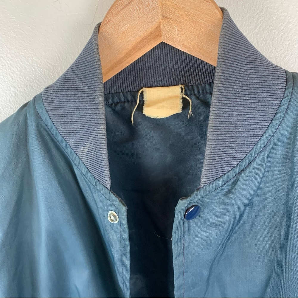 True Vintage Jacket Windbreaker Back Graphic Fire Truck  Snaps Mens M Flaws Blue - Picture 6 of 16